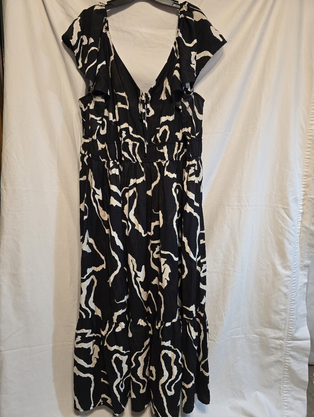 Nine West Black and White Patterned Flutter Sleeve Dress